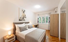 Apartment Central To Beach & Old Town