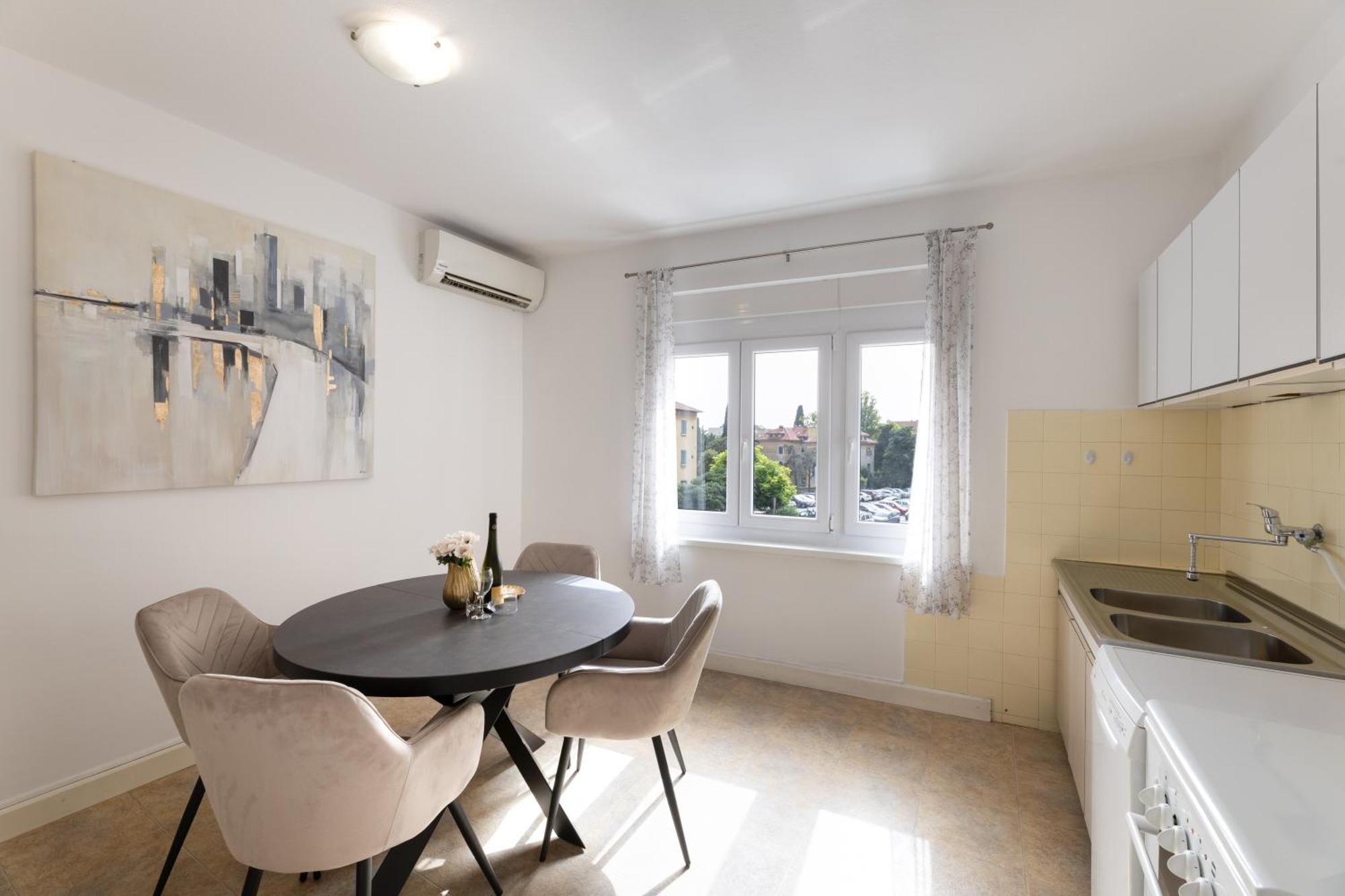 Apartment Central To Beach & Old Town Split Extérieur photo